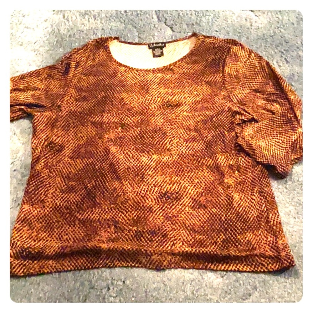 Rafella Women’s Large shirt
